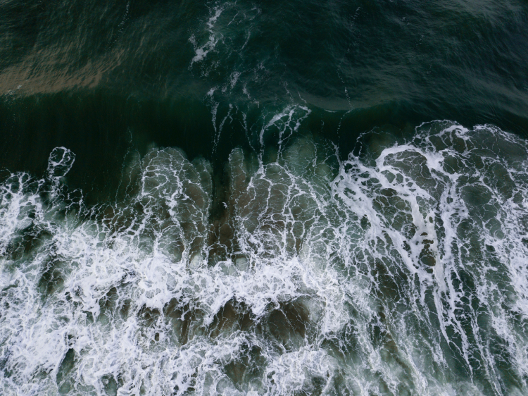 overhead photo of ocean waves